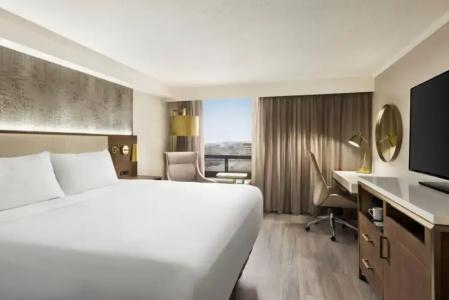 Crowne Plaza Airport, An Ihg - 17