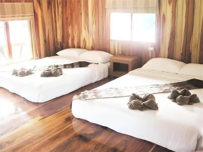 Blue Diamond Resort - 4