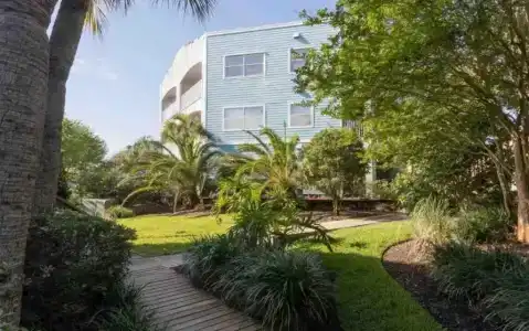 Hibiscus Oceanfront - 40