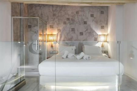 Blue Carpet Luxury Suites - 4