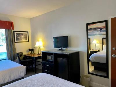Days Inn & Suites by Wyndham - 59