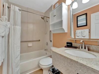 DoubleTree by Hilton Tampa Rocky Point Waterfront - 49