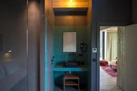 In Gallery & Spa - 130