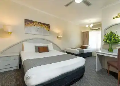 Adelaide Royal Coach - 18