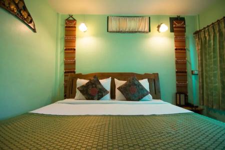 Samsen Sam Place - 102