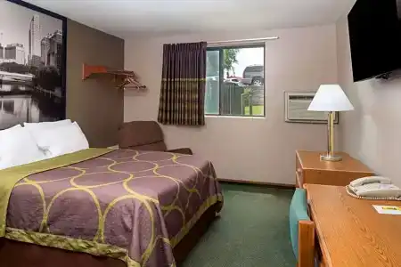 Super 8 by Wyndham NE - 14