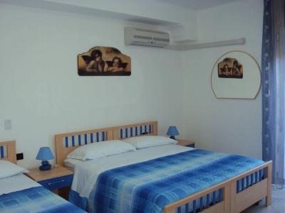 B&B Brezza Marina & Shoreline Restaurant - 2