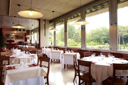 Country Club - 19