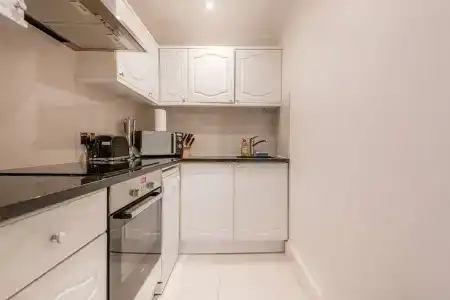 Queensgate Court - 158