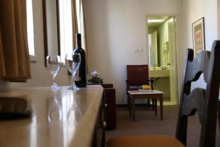 Ymca Three Arches - 86