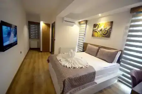 Devin Otel - 23