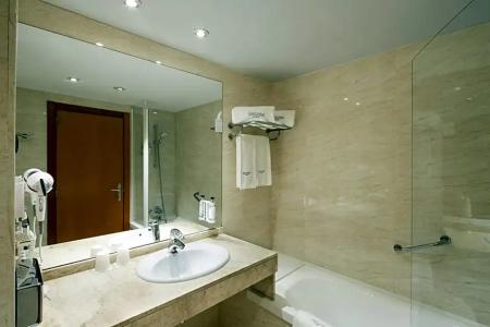 Sercotel Cornellà Barcelona - 46