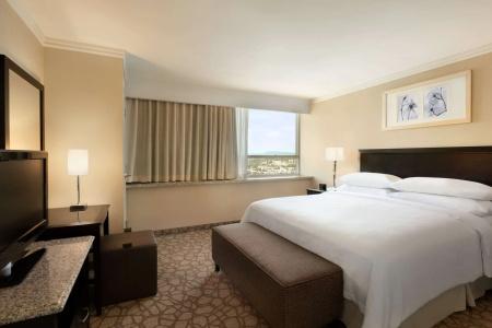 Embassy Suites Los Angeles - 4