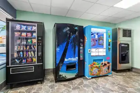 Quality Inn Airport - Cruise Port - 11