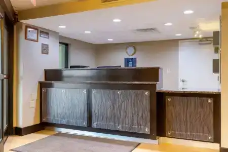 Comfort Inn - 1