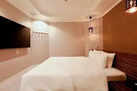 88 Shinsaibashi - 79