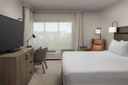Doubletree by Hilton Hamilton Place - 78