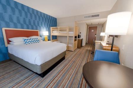 Howard Johnson by Wyndham Anaheim & Water Playground - 27