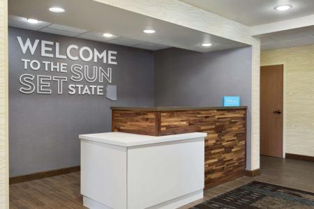 Hampton Inn - 24