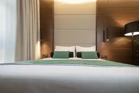 Dominic Smart & Luxury Suites - Parliament - 18
