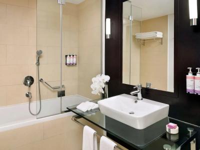 Mövenpick Jumeirah Lakes Towers Dubai - 50
