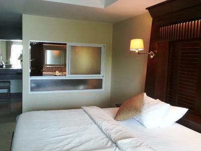 August Suites - 65