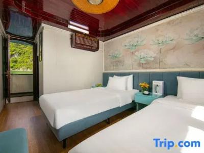 Halong Fantasea Cruise - 23