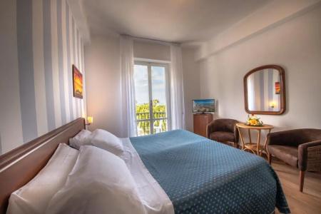 Grand Excelsior - 44