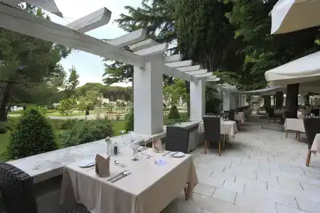 Falkensteiner Adriana - 24