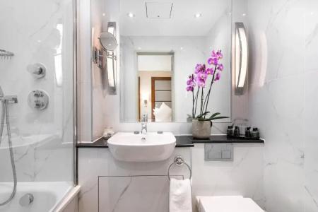Langham Court - 64