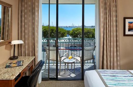 Glorietta Bay Inn - 74
