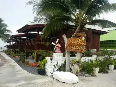 s.n. Plytorn Beach - 9