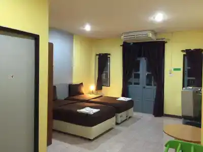 Andaman Place Guesthouse - 1