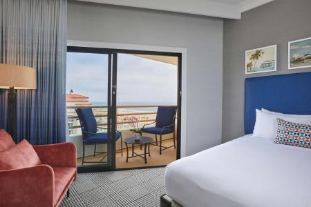 The Waterfront Beach Resort, A Hilton - 4