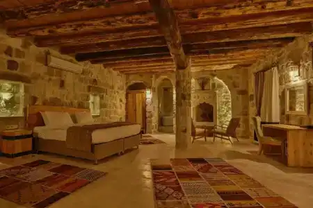 Acropolis Cave Suite - 89