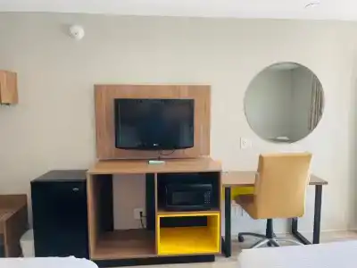 Days Inn by Wyndham Fort Hood - 18