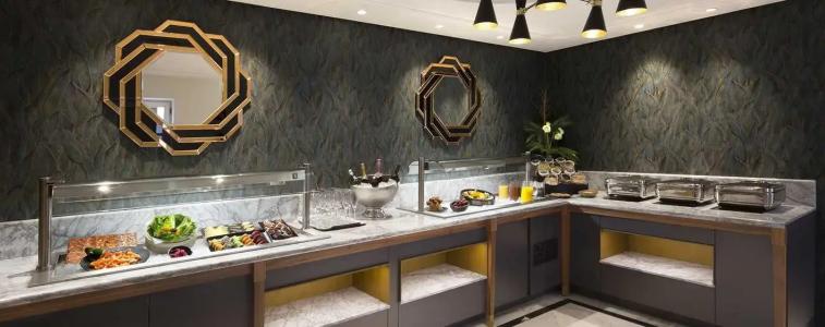 DoubleTree by Hilton Madrid-Prado - 12