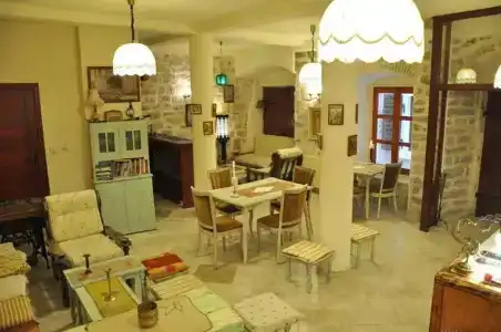 Old Town Youth Hostel - 20