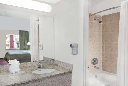 Howard Johnson By Wyndham Ft. Myers Fl - 22