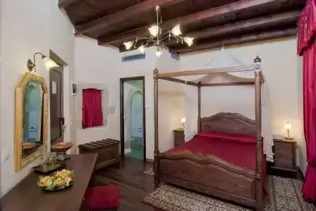 Porto Del Colombo Traditional Boutique - 125