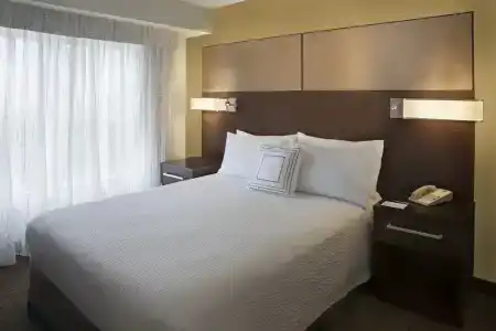 Cambridge Suites - 32