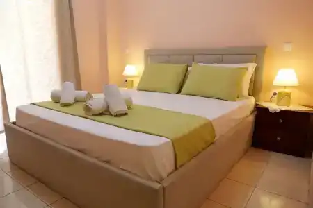 Miracle Saranda - 43