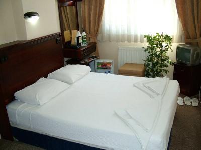 Abella - 3
