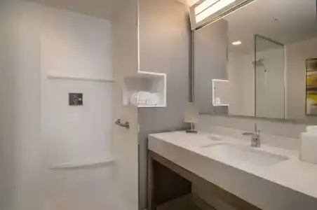 Courtyard by Marriott Queretaro - 10