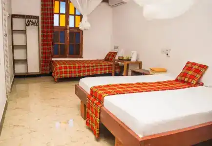 Stonetown View Inn - 4