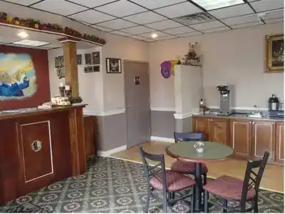 Nola Inn & Suites - 13