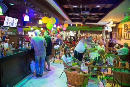 Harrys Bar & Restaurant - 19