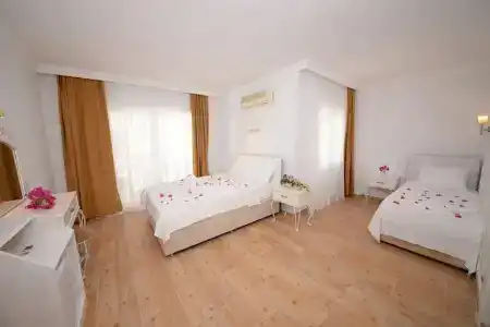 Neruda Pension - 99