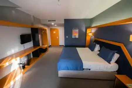 Roof 264 and Suites - 44