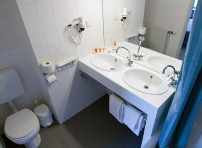 Best Western Plus Groningen Plaza - 9